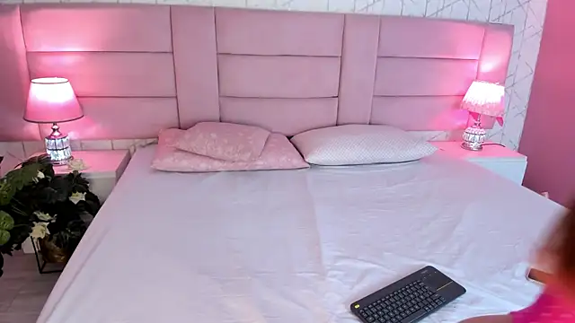 Snapshot of VictoriaLasse chatting on 15, 4, 2026 VictoriaLasse online show from 15, 4, 2026