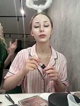 Snapshot of GraceSecrettt chatting on 7, 2, 2026 GraceSecrettt online show from 7, 2, 2026