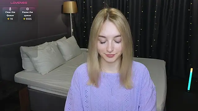 Snapshot of Shy_Polly chatting on 8, 5, 2026 Shy Polly online show from 8, 5, 2026