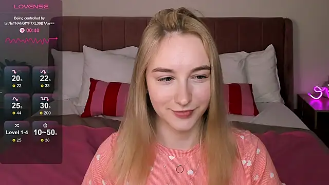 Snapshot of Shy_Polly chatting on 15, 5, 2026 Shy Polly online show from 15, 5, 2026