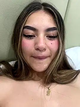 Snapshot of Yunaraa chatting on 20, 12, 2025 Yunaraa online show from 20, 12, 2025