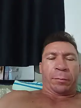 Snapshot of RobertoLuiz84 chatting on 4, 6, 2026 RobertoLuiz84 online show from 4, 6, 2026