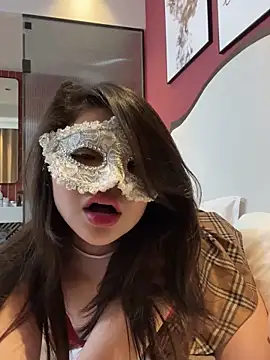 Snapshot of Queen-of-Love chatting on 13, 12, 2025 Queen-of-Love online show from 13, 12, 2025