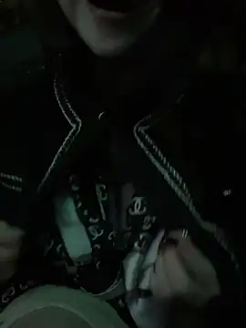 Snapshot of Queen-of-Love chatting on 13, 1, 2026 Queen-of-Love online show from 13, 1, 2026