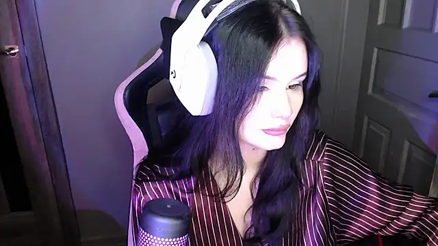 Moon raven online show from 16, 12, 2025