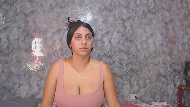 Snapshot of miarouse1531 chatting on 24, 3, 2026 miarouse1531 online show from 24, 3, 2026