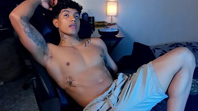 Snapshot of aress_damon chatting on 30, 11, 2025 aress damon online show from 30, 11, 2025