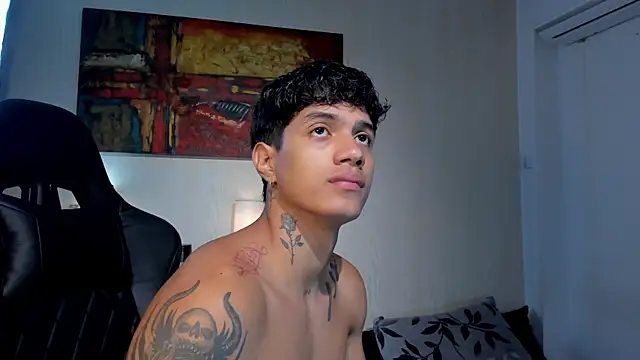 Snapshot of aress_damon chatting on 17, 12, 2025 aress damon online show from 17, 12, 2025