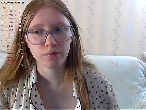 Snapshot of LustfulSarah chatting on 15, 12, 2025 LustfulSarah online show from 15, 12, 2025