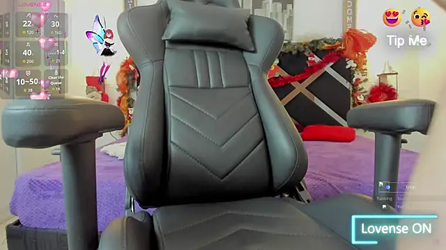 mask red girl online show from 4, 12, 2025