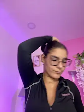 Snapshot of LauraRaider chatting on 12, 7, 2026 LauraRaider online show from 12, 7, 2026