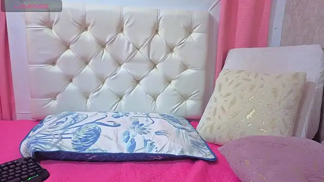 Malia fox online show from 6, 2, 2026