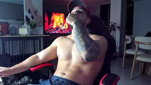 Snapshot of Valenthino_Salvatore chatting on 28, 6, 2026 Valenthino Salvatore online show from 28, 6, 2026