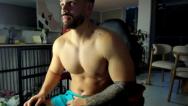 Snapshot of Valenthino_Salvatore chatting on 4, 7, 2026 Valenthino Salvatore online show from 4, 7, 2026