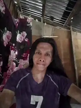 Snapshot of lovelycarla32 chatting on 15, 12, 2025 lovelycarla32 online show from 15, 12, 2025