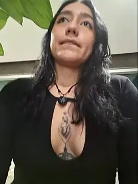 Snapshot of Eveeelyn25 chatting on 24, 5, 2026 Eveeelyn25 online show from 24, 5, 2026