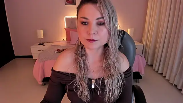 Snapshot of Violeta_Hotter chatting on 8, 1, 2026 Violeta Hotter online show from 8, 1, 2026