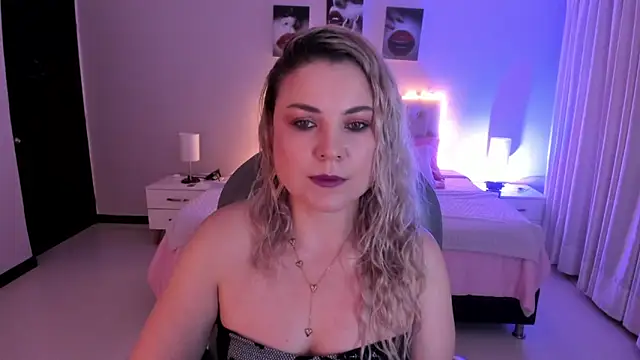 Snapshot of Violeta_Hotter chatting on 10, 1, 2026 Violeta Hotter online show from 10, 1, 2026