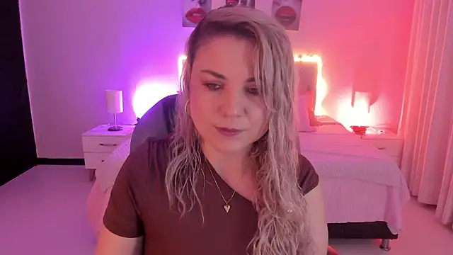 Snapshot of Violeta_Hotter chatting on 14, 1, 2026 Violeta Hotter online show from 14, 1, 2026