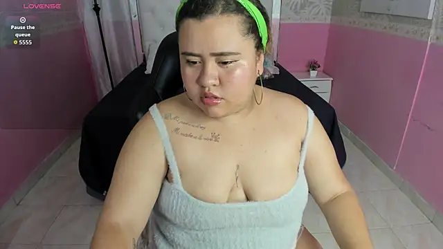 Snapshot of Danna_Keys chatting on 17, 12, 2025 Danna Keys online show from 17, 12, 2025