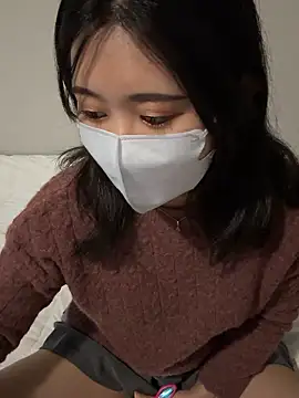 Minagi Shizuku online show from 18, 12, 2025