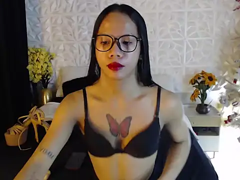 Snapshot of TransGoddessSofia chatting on 17, 12, 2025 TransGoddessSofia online show from 17, 12, 2025