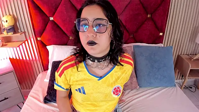 Snapshot of Kiri_Velvet chatting on 24, 6, 2026 Kiri Velvet online show from 24, 6, 2026