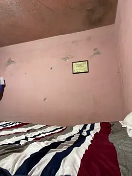 Snapshot of maxitravieso chatting on 24, 11, 2025 maxitravieso online show from 24, 11, 2025