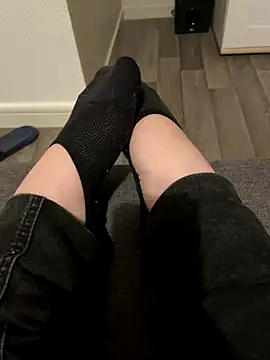 Snapshot of Blue-Coxy chatting on 24, 11, 2025 Blue-Coxy online show from 24, 11, 2025