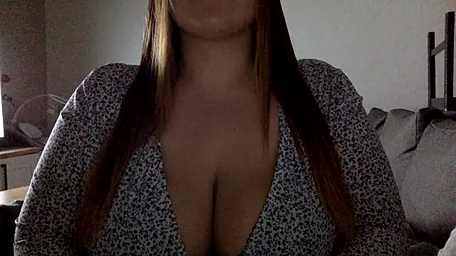 Snapshot of Blue-Coxy chatting on 2, 12, 2025 Blue-Coxy online show from 2, 12, 2025