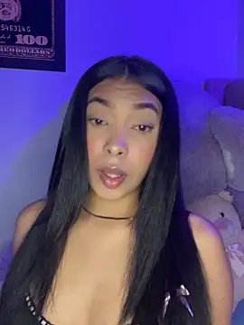 Snapshot of KarolRojas_22 chatting on 1, 2, 2026 KarolRojas 22 online show from 1, 2, 2026