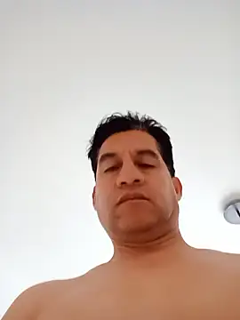 Snapshot of ChrisFloresP chatting on 4, 12, 2025 ChrisFloresP online show from 4, 12, 2025