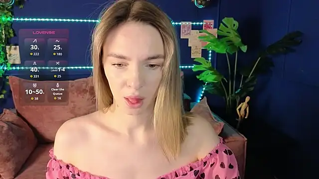 Snapshot of molly_crystal chatting on 9, 1, 2026 molly crystal online show from 9, 1, 2026