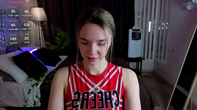 Snapshot of molly_crystal chatting on 13, 1, 2026 molly crystal online show from 13, 1, 2026