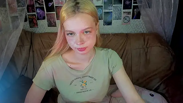 Snapshot of AlysaMeow chatting on 9, 7, 2026 AlysaMeow online show from 9, 7, 2026