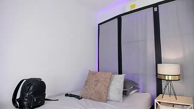 niicole steele  online show from 20, 2, 2026