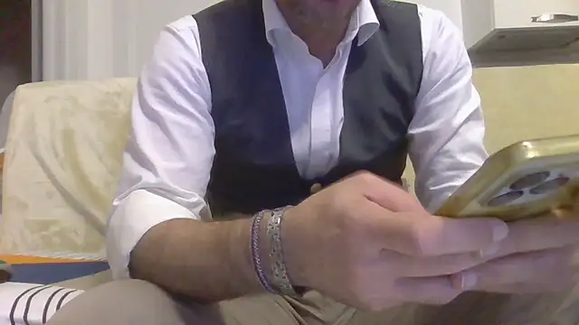 Snapshot of Eroshotlicker chatting on 6, 5, 2026 Eroshotlicker online show from 6, 5, 2026