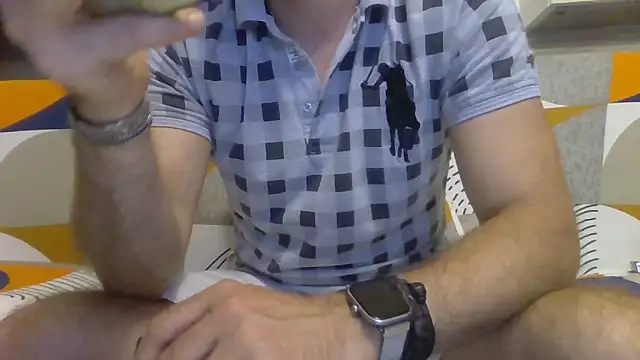 Snapshot of Eroshotlicker chatting on 1, 6, 2026 Eroshotlicker online show from 1, 6, 2026