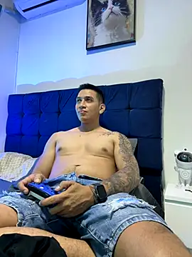 OliverWest04 online show from 1, 12, 2025