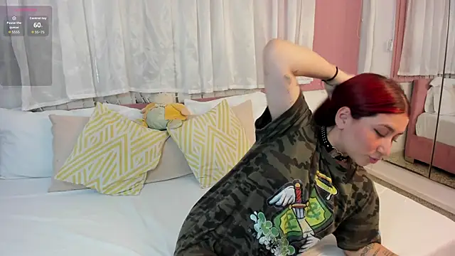 Snapshot of CharlotteBlossom chatting on 8, 1, 2026 CharlotteBlossom online show from 8, 1, 2026