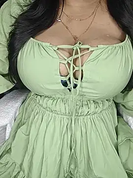 Snapshot of Curvy_Pooja chatting on 22, 6, 2026 Curvy Pooja online show from 22, 6, 2026