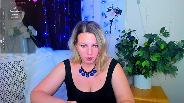 Snapshot of Alison_star_ chatting on 14, 12, 2025 Alison star online show from 14, 12, 2025