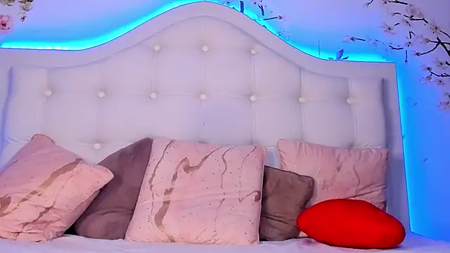 Snapshot of TinyBlair chatting on 6, 3, 2026 TinyBlair online show from 6, 3, 2026