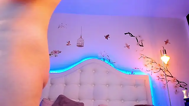 Snapshot of TinyBlair chatting on 2, 4, 2026 TinyBlair online show from 2, 4, 2026