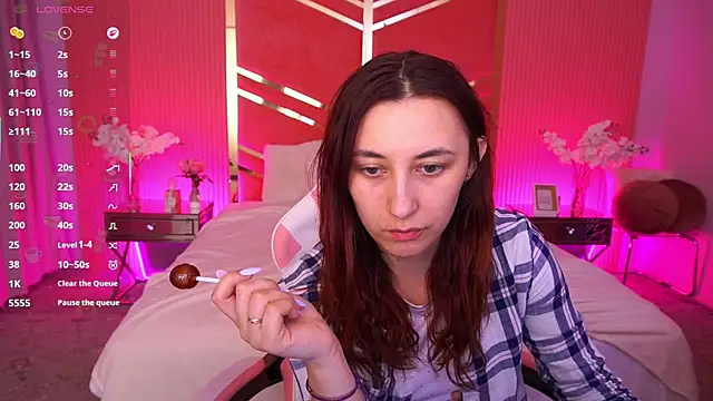 Snapshot of RoxieRay chatting on 27, 5, 2026 RoxieRay online show from 27, 5, 2026