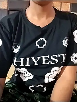 RASHMI SHARMA9 online show from 18, 4, 2026