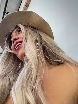 Snapshot of IsaSantoDomingo chatting on 29, 11, 2025 IsaSantoDomingo online show from 29, 11, 2025