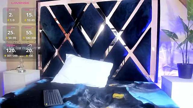 Snapshot of valentina_lenoxx chatting on 18, 12, 2025 valentina lenoxx online show from 18, 12, 2025