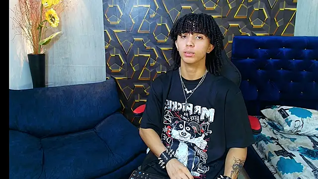 Snapshot of kim_curlyy chatting on 18, 4, 2026 kim curlyy online show from 18, 4, 2026