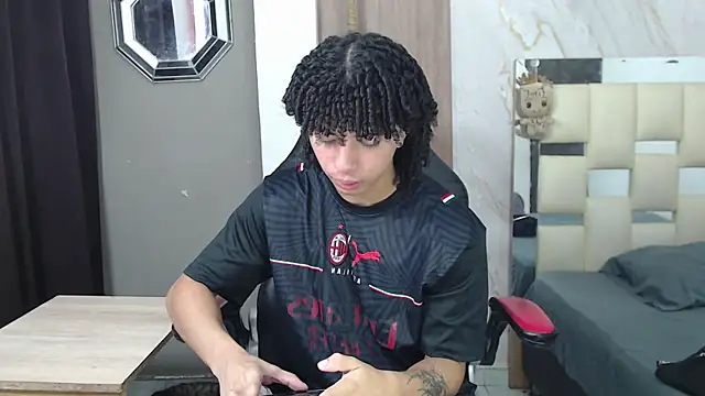 Snapshot of kim_curlyy chatting on 10, 5, 2026 kim curlyy online show from 10, 5, 2026